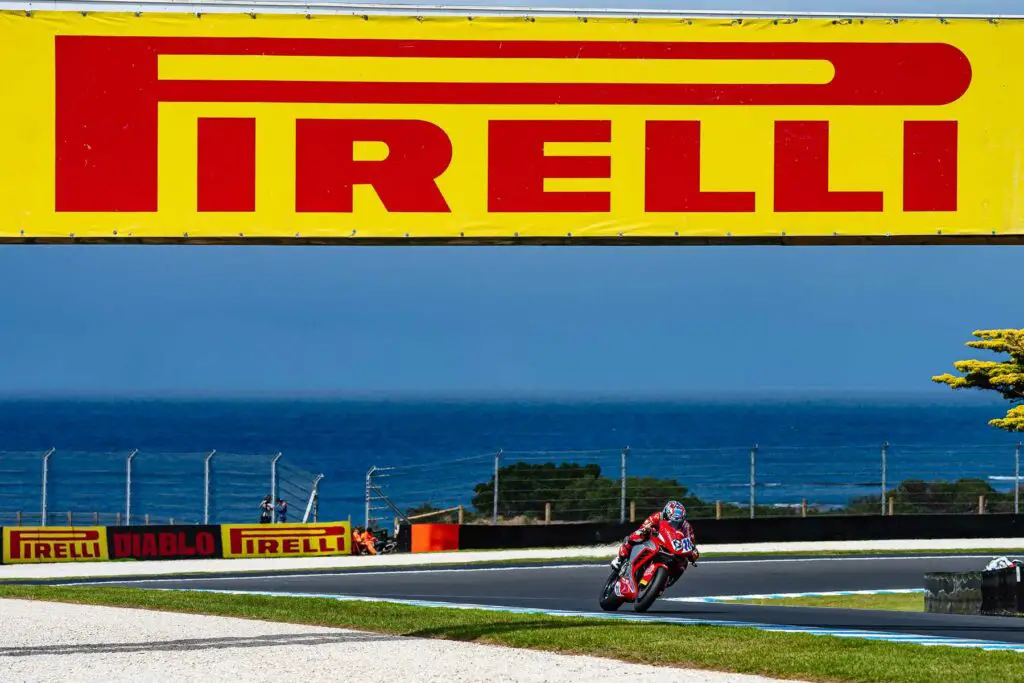 Pneumatici Pirelli in MotoGP dal 2027